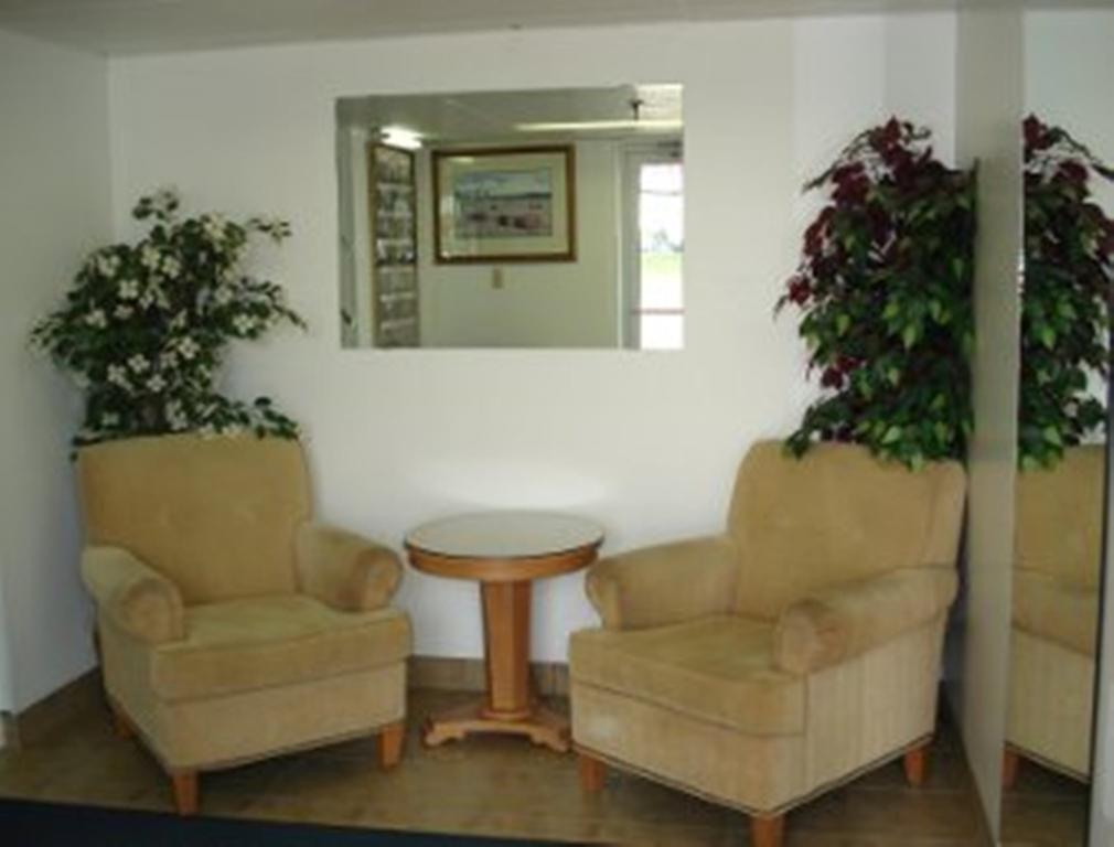 Moosejaw Inn Moose Jaw Interieur foto