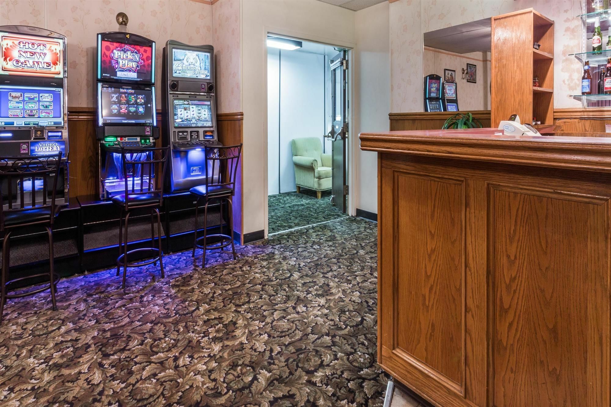 Moosejaw Inn Moose Jaw Buitenkant foto