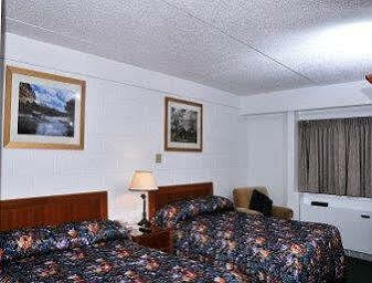 Moosejaw Inn Moose Jaw Buitenkant foto
